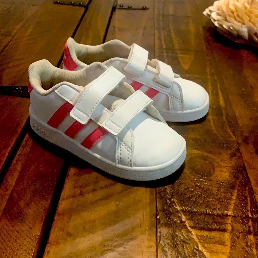 Adidas Tennis Shoe